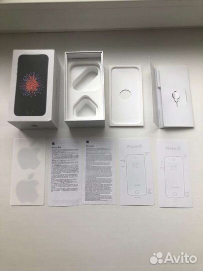 Коробка от iPhone se