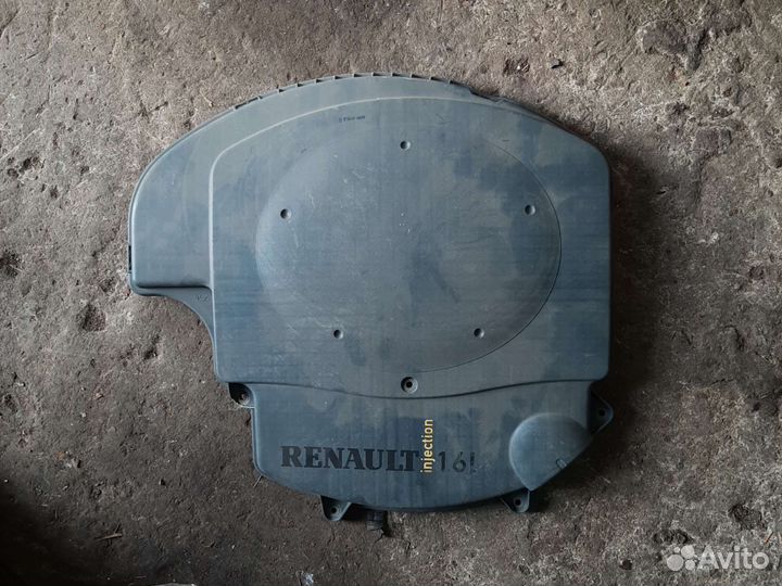 Крышка воздушного фильтра Рено Логан 1