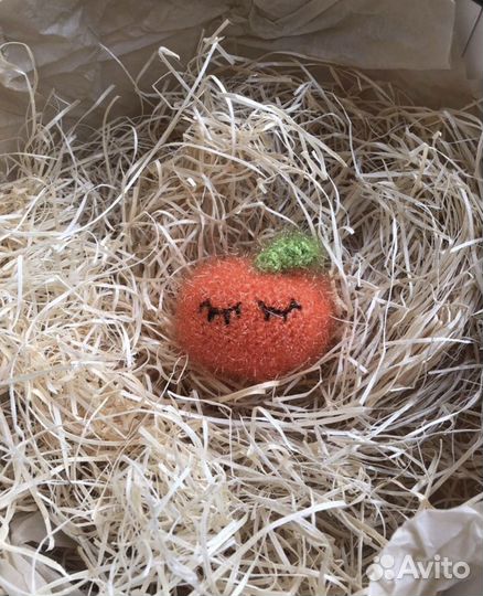 Мандарин из пряжи. Связанный мандарин