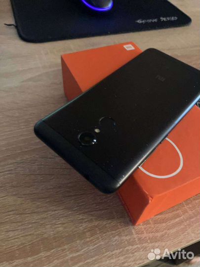 Телефон Xiaomi redmi 5
