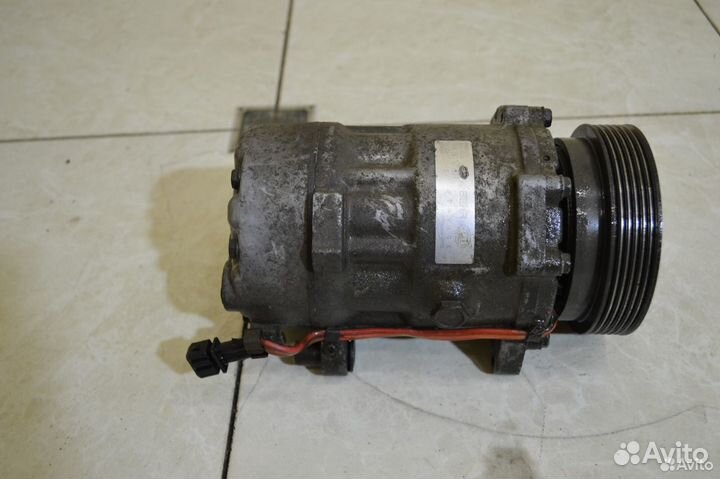 Компрессор кондиционера VW Passat B3