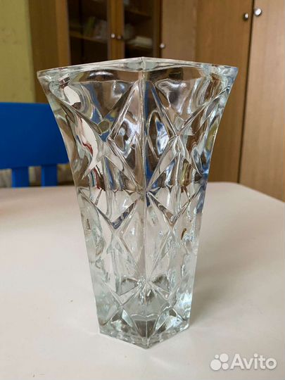 Хрустальная ваза