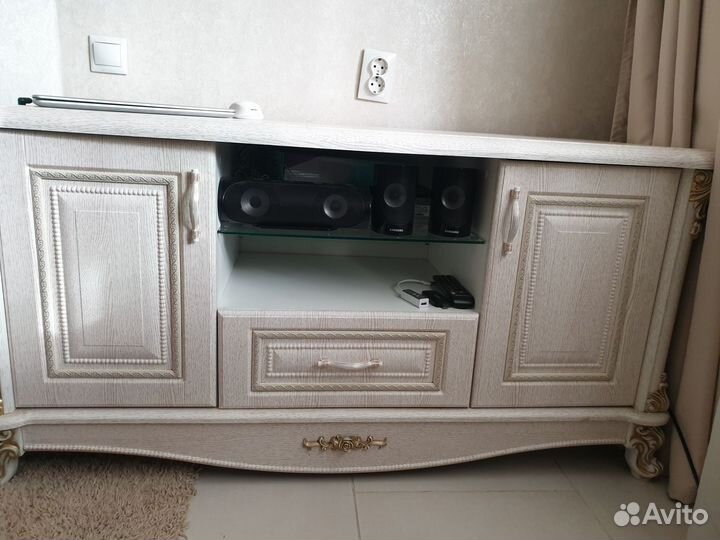 Тумба под телевизор