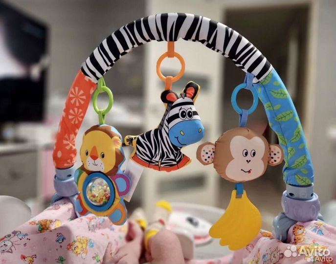 Дуга с игрушками