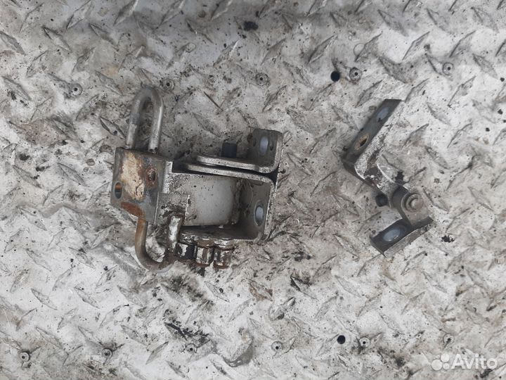 Петли передние правые Audi a6 c5