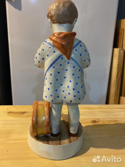 Статуэтка, фарфор, 
