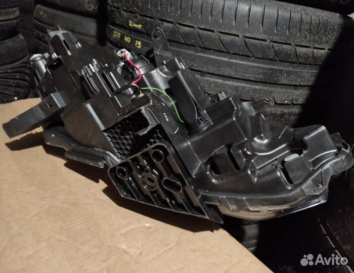 Фара битая левая галоген Nissan Qashqai