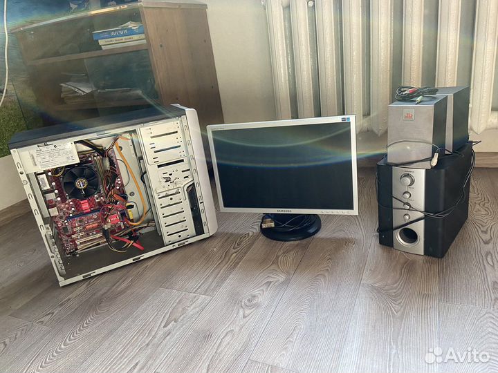 Системный блок с монитором с колонками