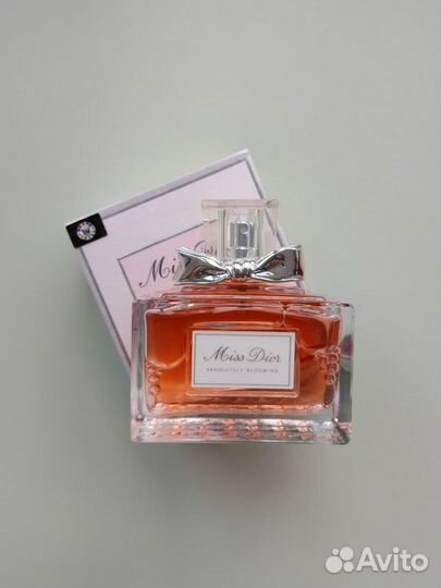 Женский аромат Miss Dior Absolutely Blooming