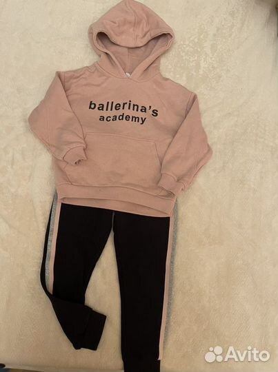 Костюм Zara теплый 110 размер