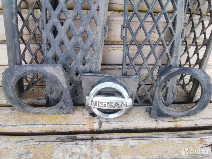 Решётки бампера на Nissan wingroad