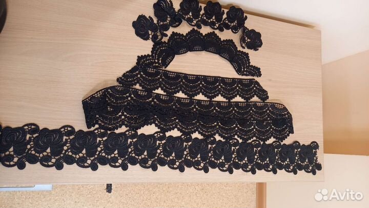 Молнии, кружева