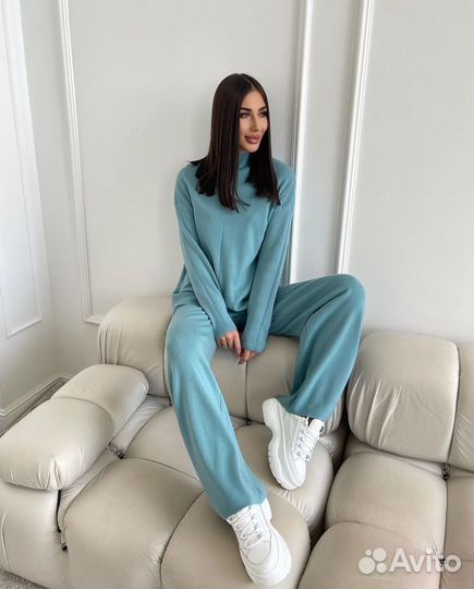 Костюм женский