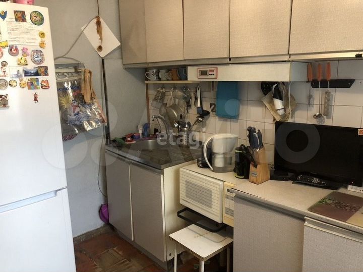 4-к. квартира, 72 м², 1/9 эт.