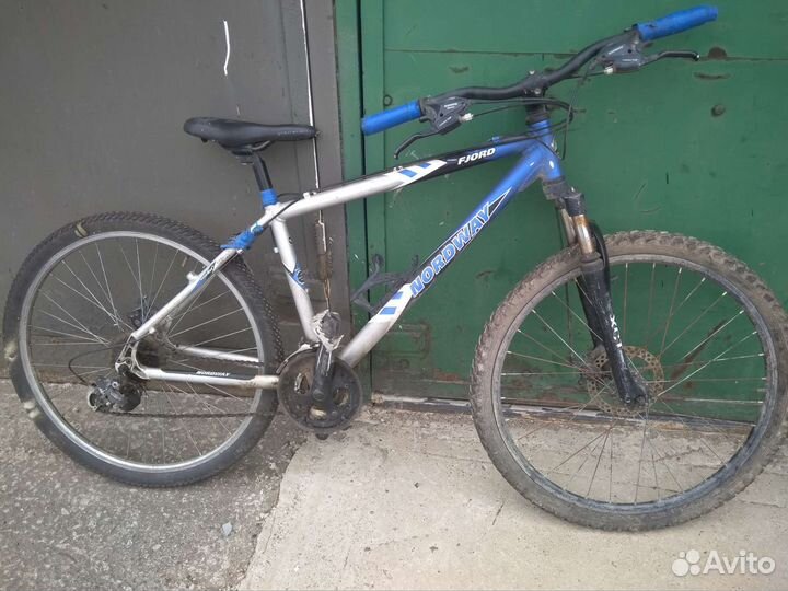 Велосипед на запчасти под восстановление