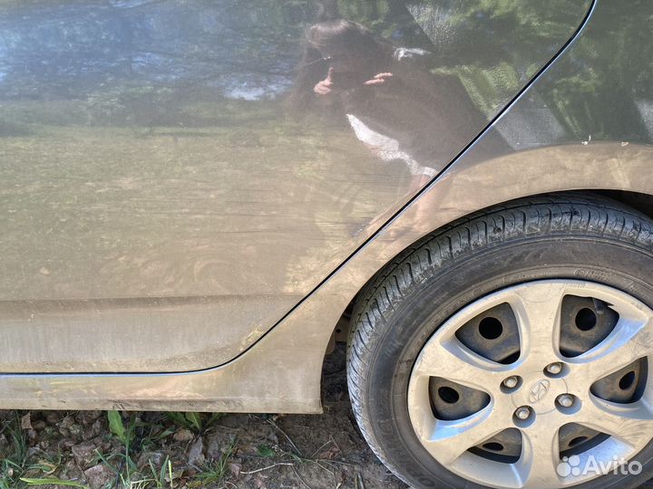 Hyundai Solaris 1.4 AT, 2012, битый, 52 000 км