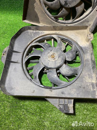 Электроивентилятор охлаждения Dodge Caravan 4