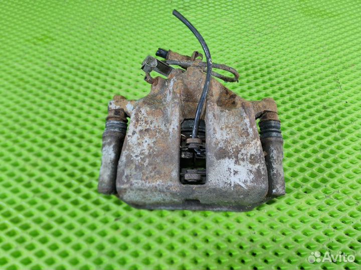 Суппорт передний правый Audi 100 c3