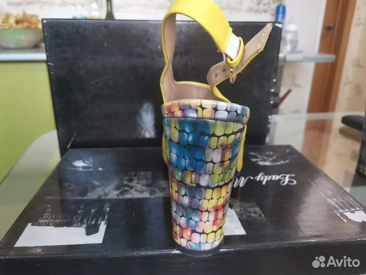 Босоножки кожаные