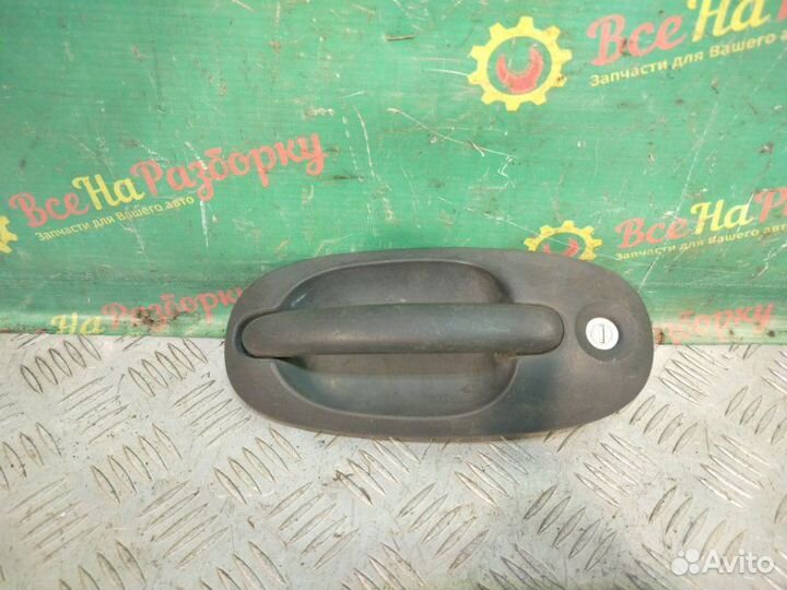 Ручка передняя левая Dodge Caravan 3