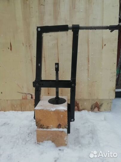 Струбцина для укладки бруса