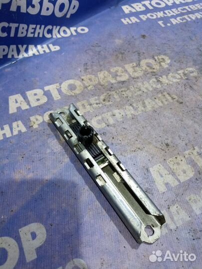 Механизм регулировки ремня безопасности Ваз Лада