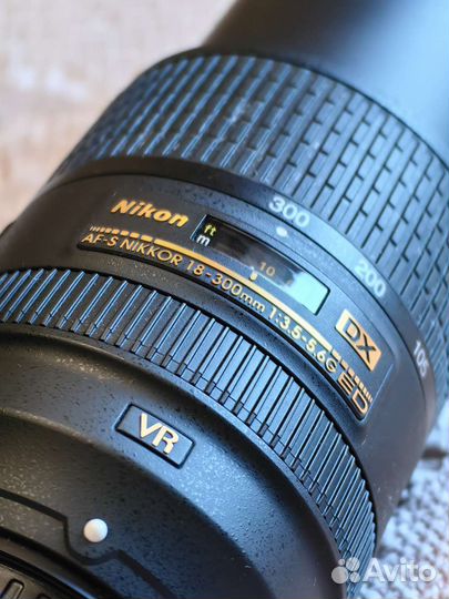 Объектив Nikon AF-S Nikkor 18-300mm 3.5-5.6G ED