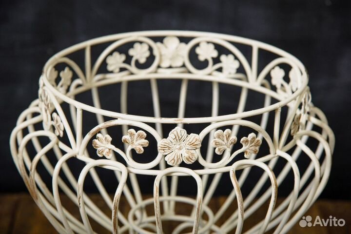 Подставка под цветы кованая