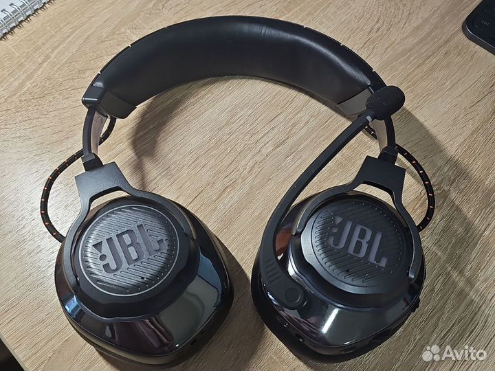 Беспроводные наушники JBL Quantum 800