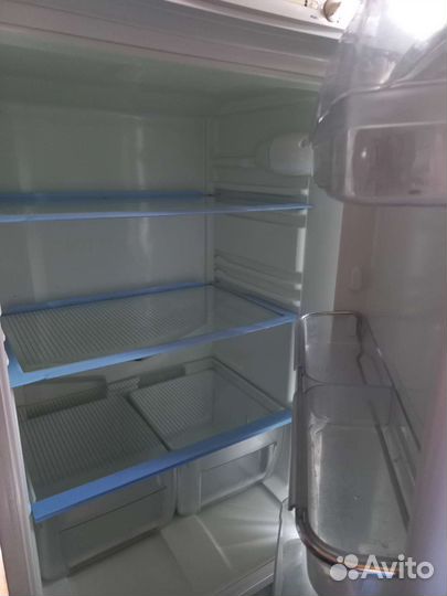 Холодильник indesit