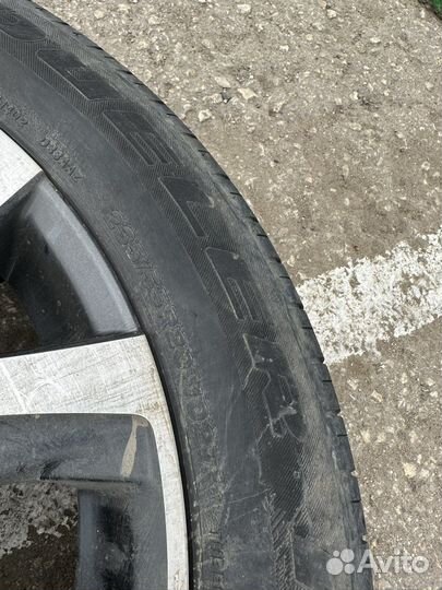 Bridgestone Dueler H/L 33A 235/55 R20