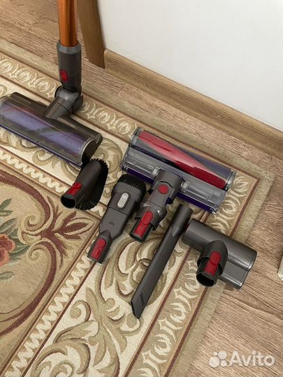 Пылесос Dyson v10 absolute