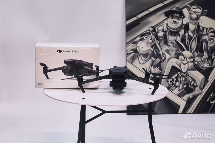 Квадрокоптер DJI Mavic 3 PRO RC дрон