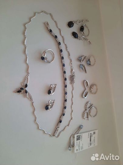 Украшения и аксессуары