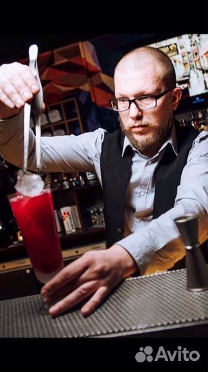 Старший бармен, бар-менеджер