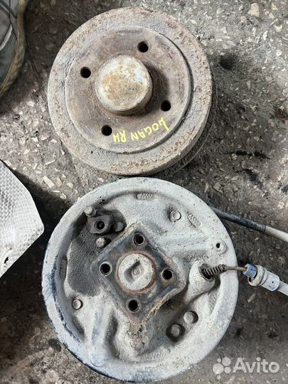 Задняя ступица в сборе правая Renault Logan 1