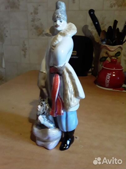 Фарфоровая статуэтка Вакула с чертом (СССР)