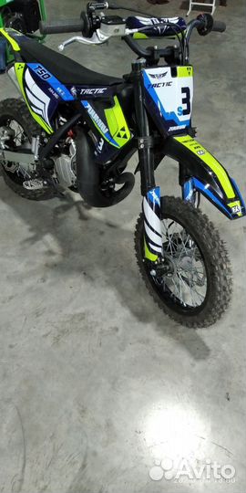 Кроссовый мотоцикл