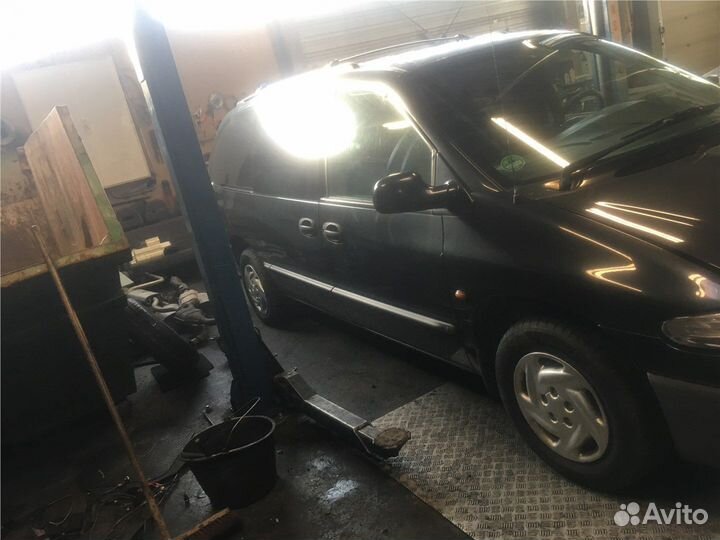 Разбор на запчасти Chrysler Voyager