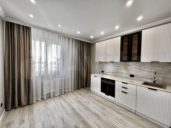 2-к. квартира, 62 м², 7/17 эт.