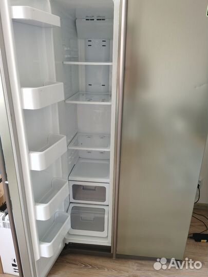 Холодильник side by side