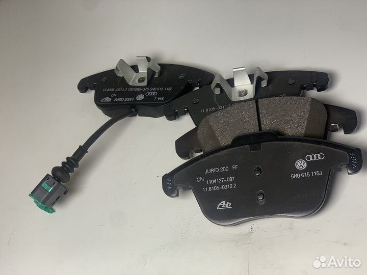 Колодки тормозные передние VAG 8K0698151F