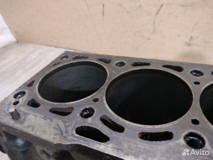 Блок двигателя Volkswagen Golf 4 AZD 2002