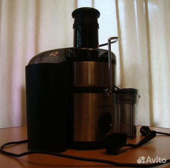 Соковыжималка Redmond RJ-M901