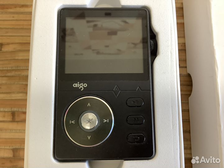 Продам Aigo 108