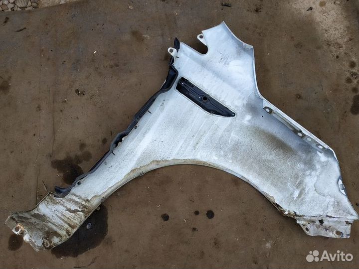 Крыло переднее левое Kia Rio 3