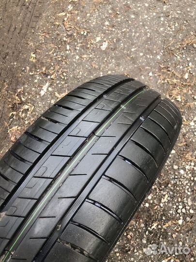 Goodyear EfficientGrip 195/60 R16