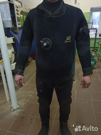 Сухой гидрокостюм