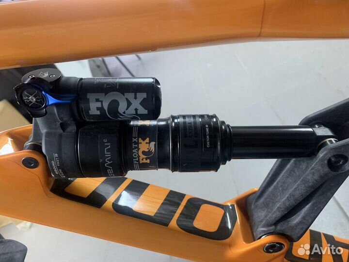 Задний амортизатор fox float x evol 230х60