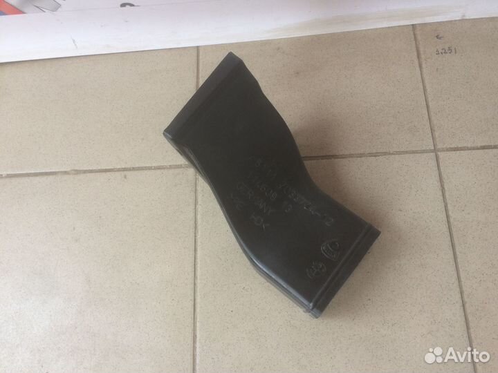 BMW E60 Воздуховод тормозов правый дорест с Японии